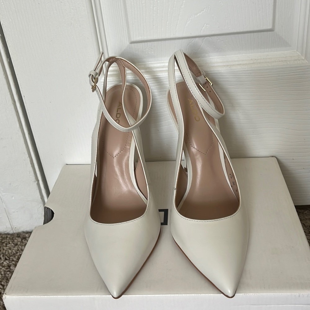 Aroabeth - 70 Aldo white pumps